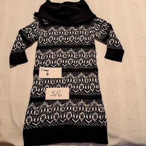 Crazy 8 girls size 5/6 knit cowl neck black & white knit dress with 3/4 sleeves